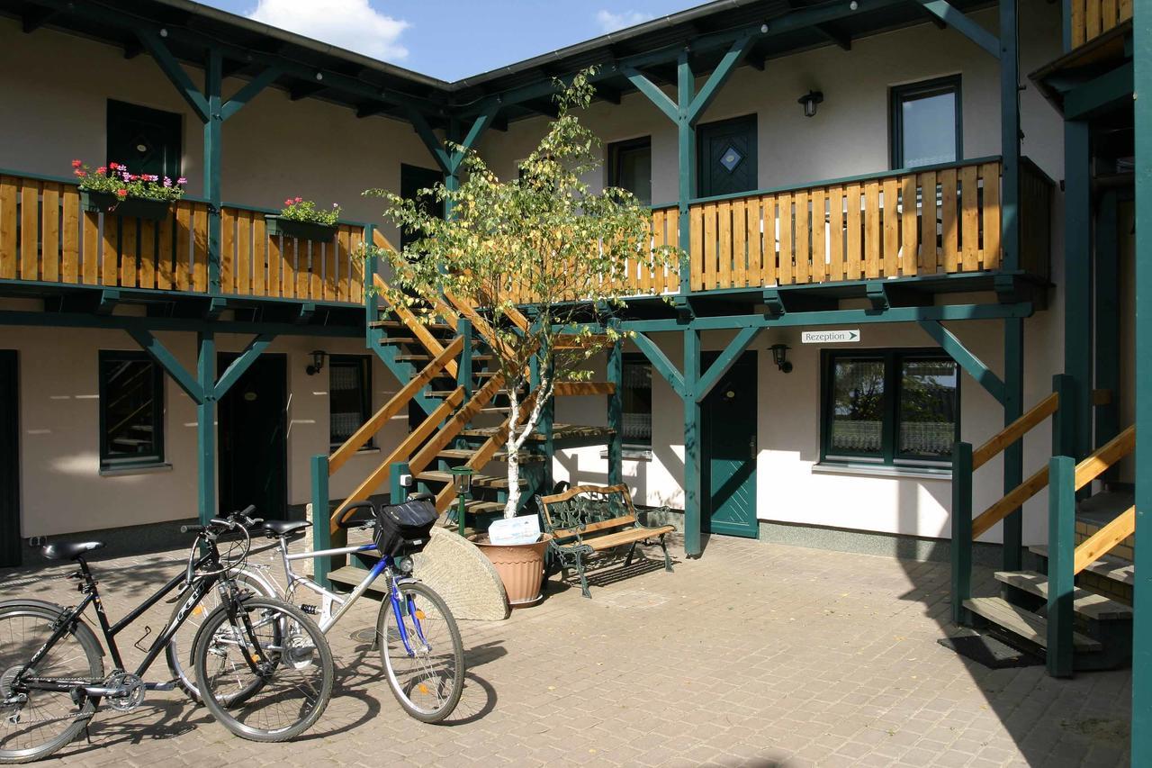 Pension Zum Yachthafen Waren  Exterior photo