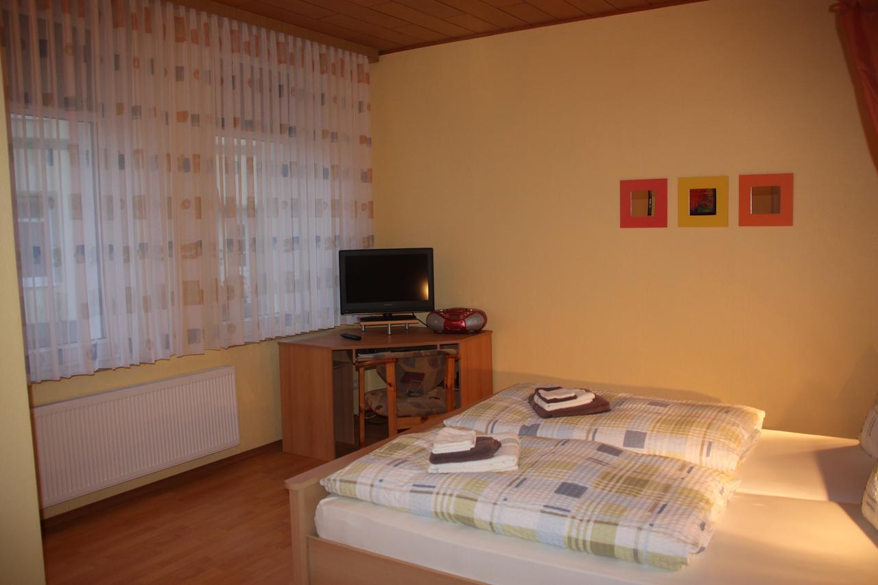 Pension Zum Yachthafen Waren  Exterior photo