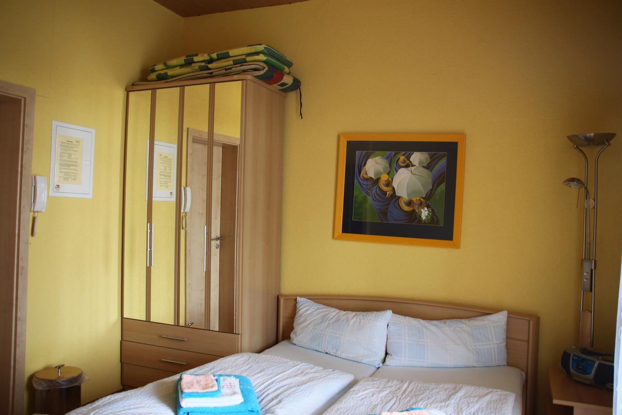 Pension Zum Yachthafen Waren  Exterior photo
