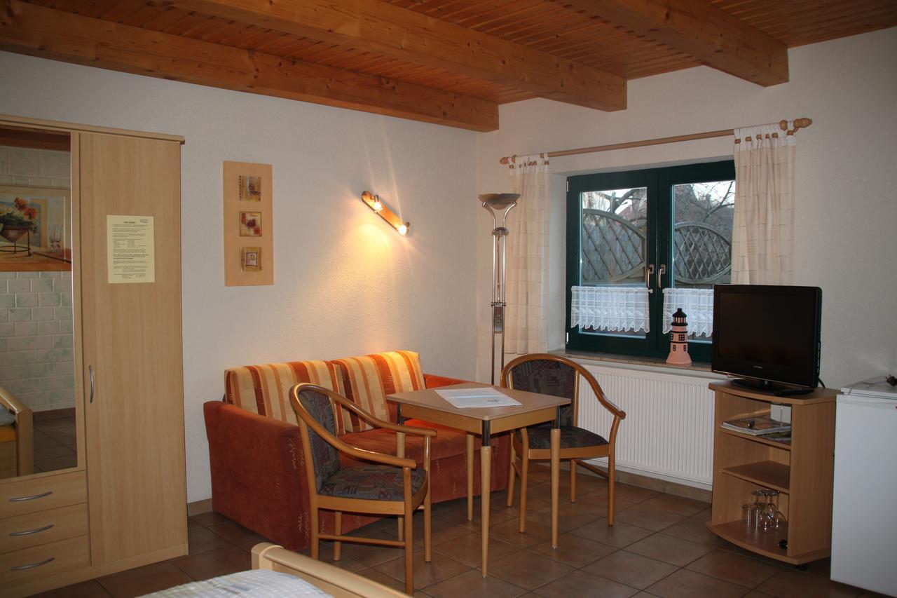 Pension Zum Yachthafen Waren  Exterior photo